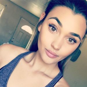 Meet your Posher, Destinee